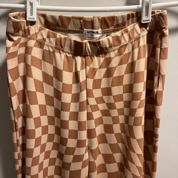 Stretchy pants - Picture 3 of 9